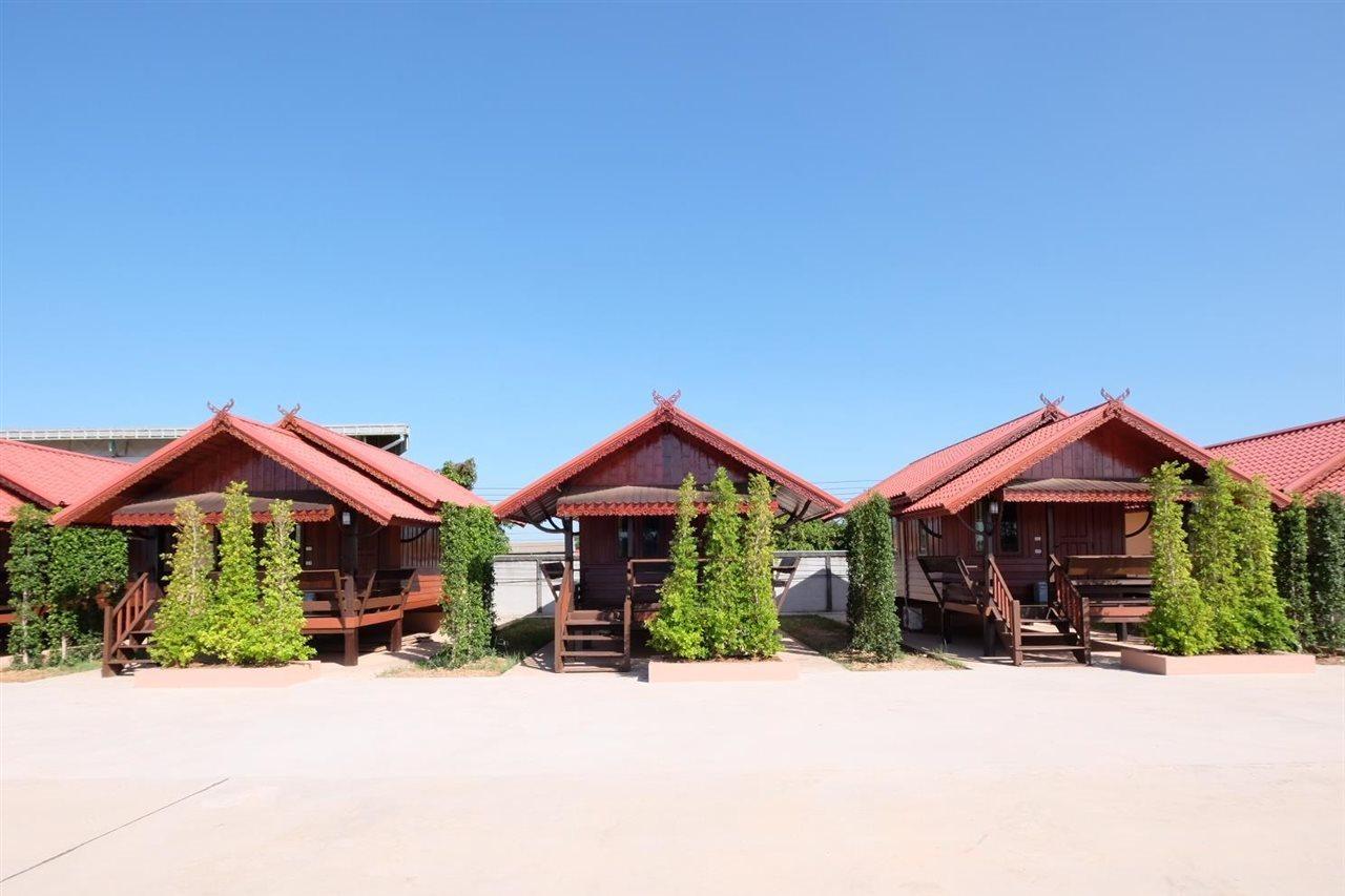 Prakaithong Hotel Amphoe Sawang Daen Din Екстериор снимка