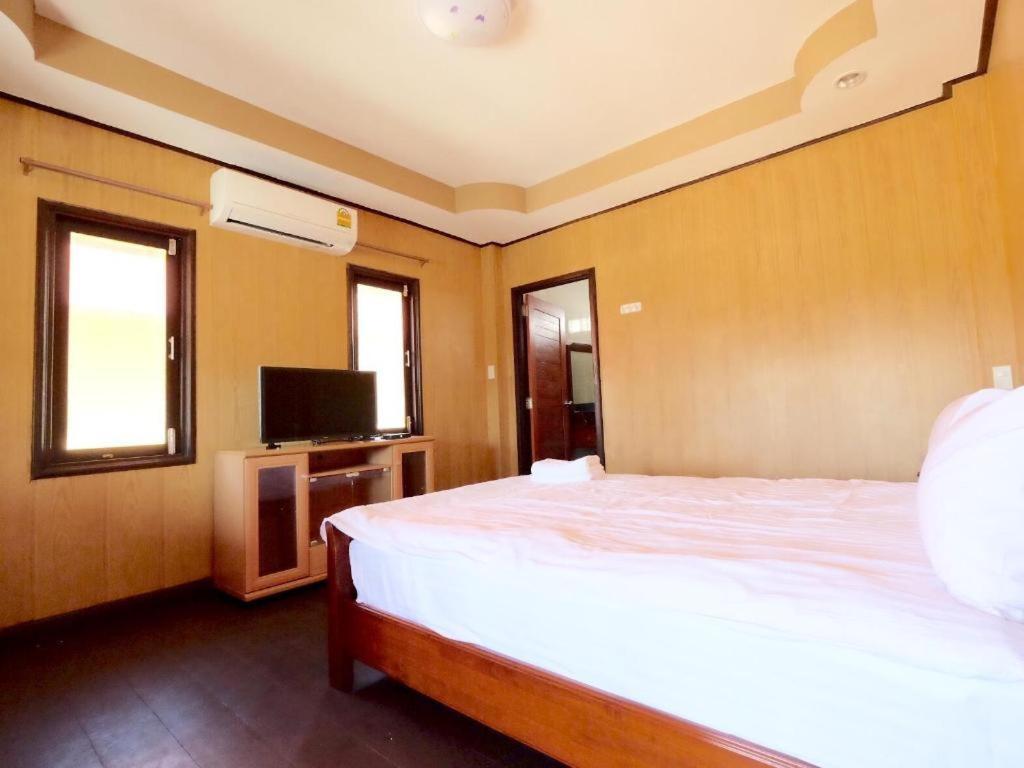 Prakaithong Hotel Amphoe Sawang Daen Din Екстериор снимка