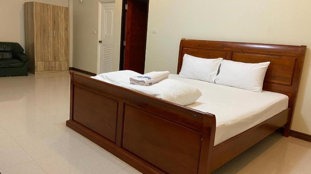 Prakaithong Hotel Amphoe Sawang Daen Din Екстериор снимка