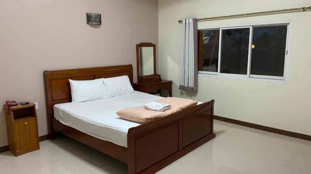 Prakaithong Hotel Amphoe Sawang Daen Din Екстериор снимка
