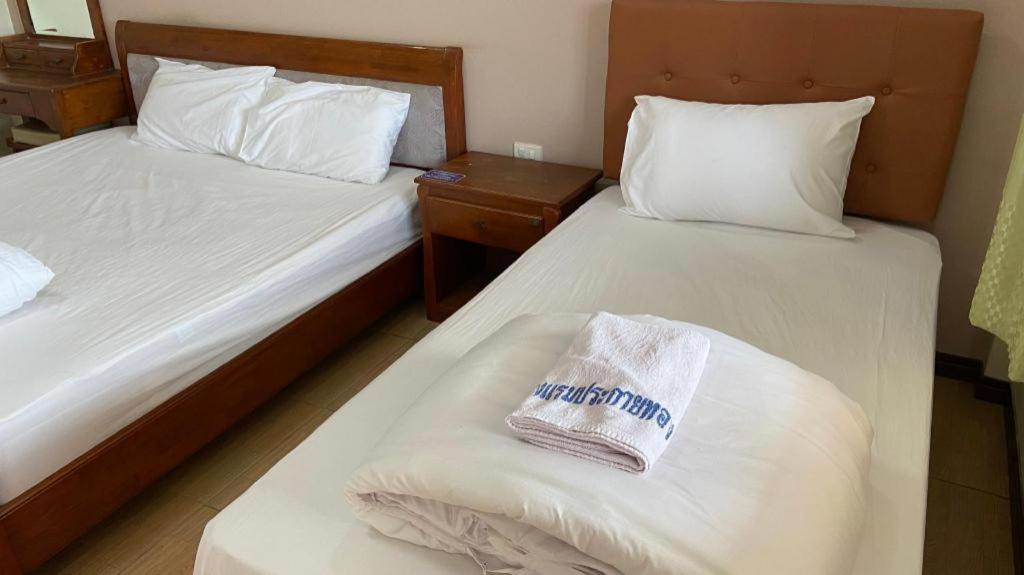 Prakaithong Hotel Amphoe Sawang Daen Din Екстериор снимка