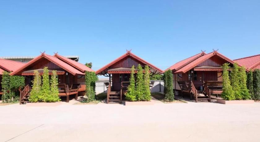 Prakaithong Hotel Amphoe Sawang Daen Din Екстериор снимка