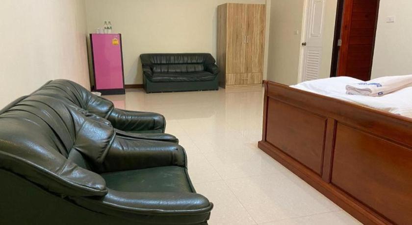 Prakaithong Hotel Amphoe Sawang Daen Din Екстериор снимка