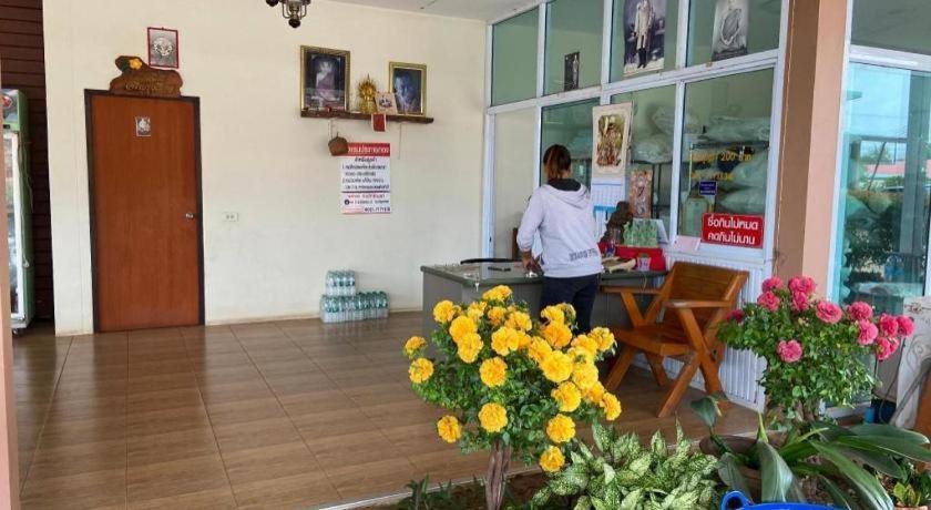 Prakaithong Hotel Amphoe Sawang Daen Din Екстериор снимка