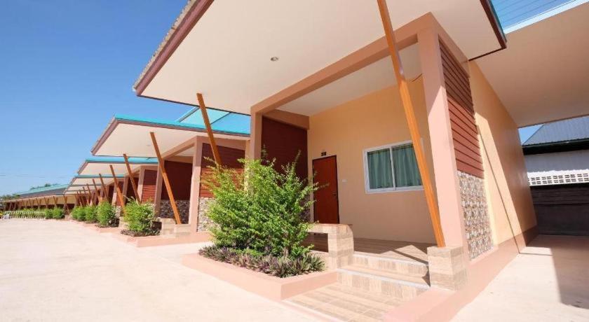 Prakaithong Hotel Amphoe Sawang Daen Din Екстериор снимка